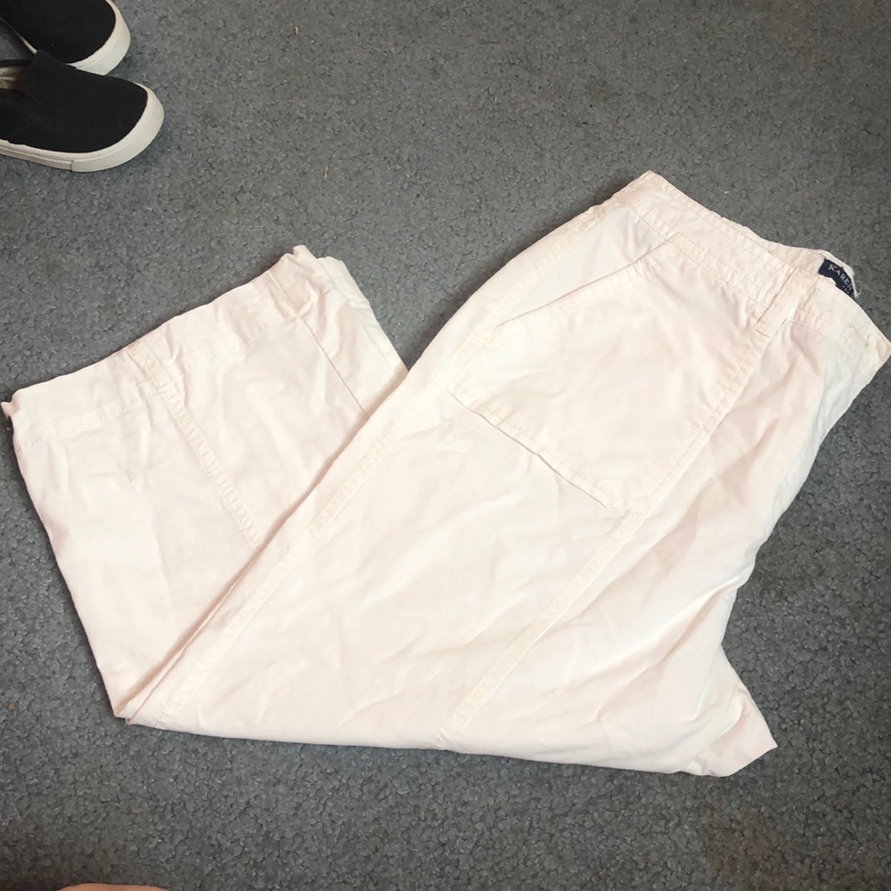 Adorable white capris!